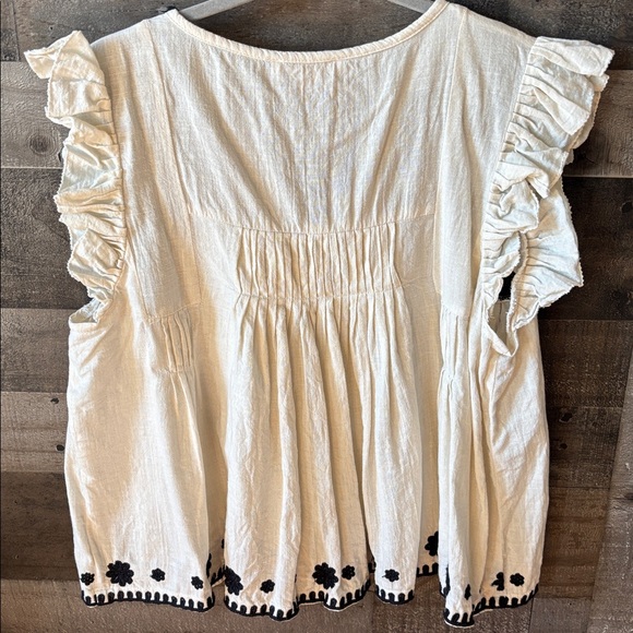 Floral designed top - Picture 5 of 8